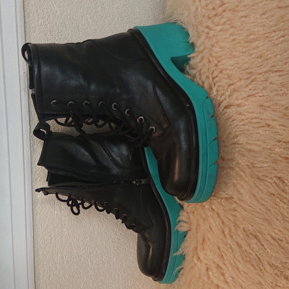 Steve Madden woman high heel boots,  size 39